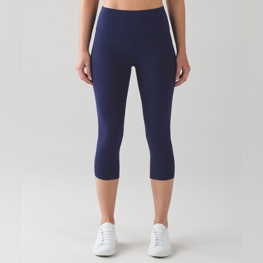 Lululemon Align Crop *unstitched on hem*